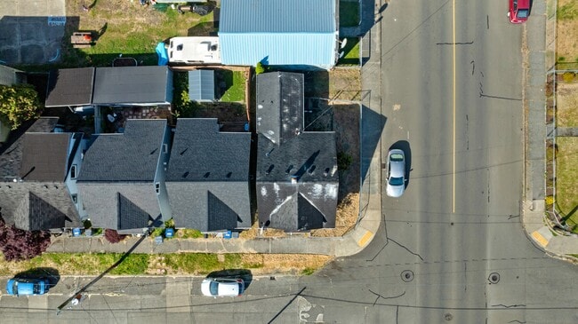 Building Photo - 121 N D St