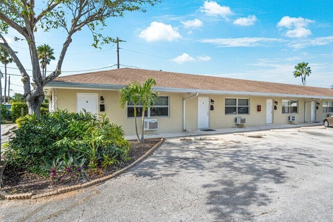 Building Photo - 751 Hummingbird Way