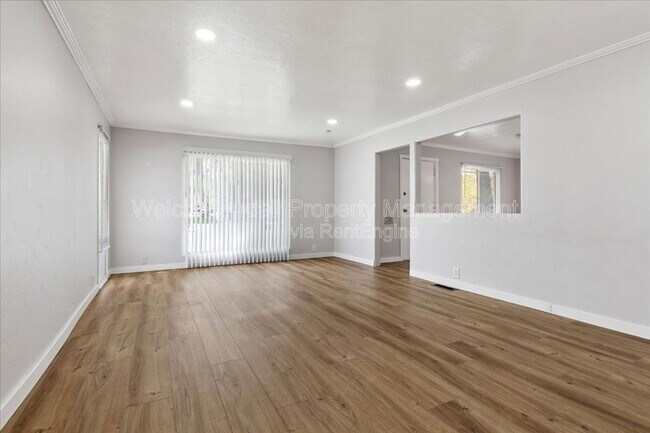 Building Photo - 2324 S 900 E