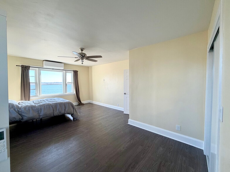 Building Photo - 36 Annavoy St