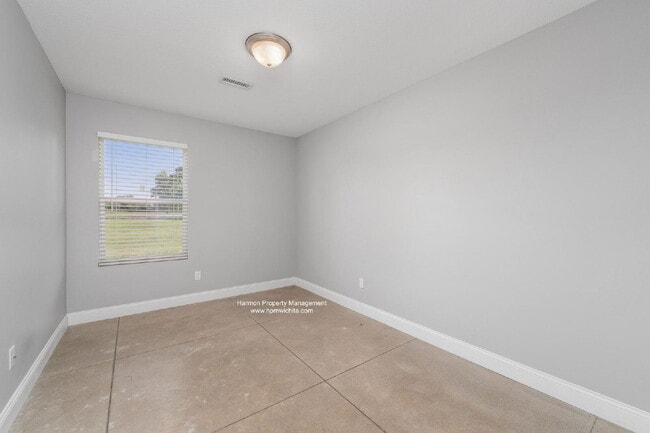 Building Photo - 5326 N Hillside St