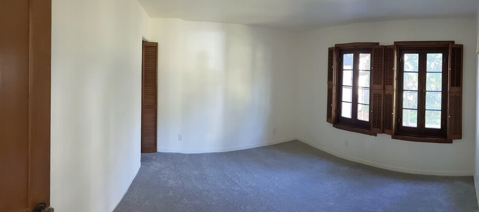 Building Photo - 239 Orizaba Ave
