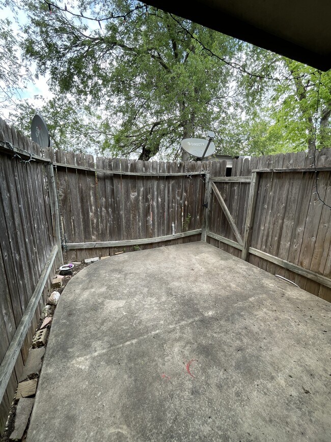 Building Photo - 247 Fennel Dr