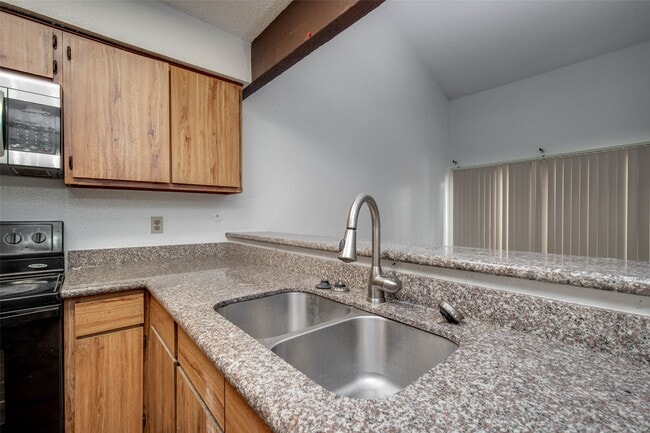 Building Photo - 7131 Brendam Ln