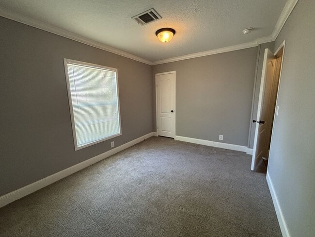 Building Photo - 10 Gatehouse Ct