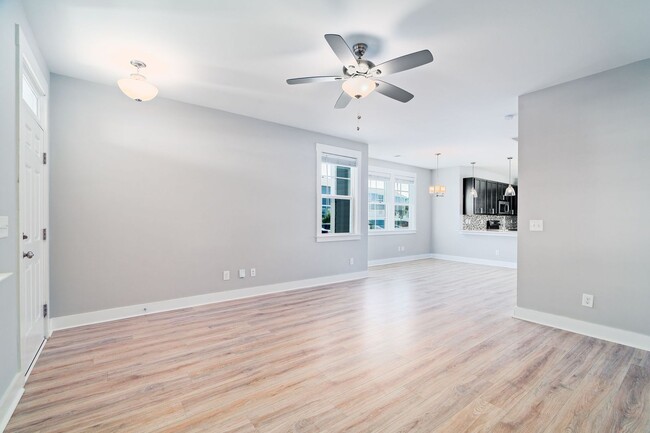 Building Photo - Peaceful Park Circle Retreat