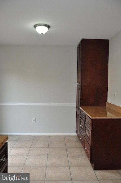 Building Photo - 9705 Glen Ave