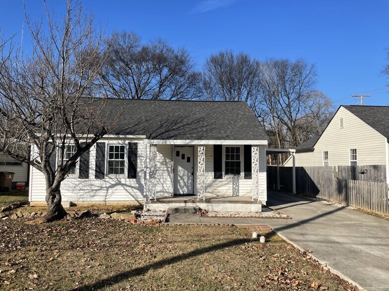 Building Photo - 937 Shamrock Ave