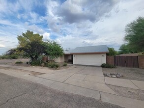 Building Photo - 2230 S Greasewood Rd