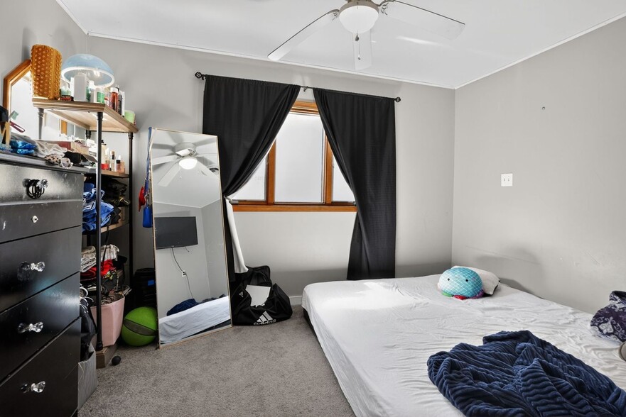 Building Photo - 800 W Joliet St