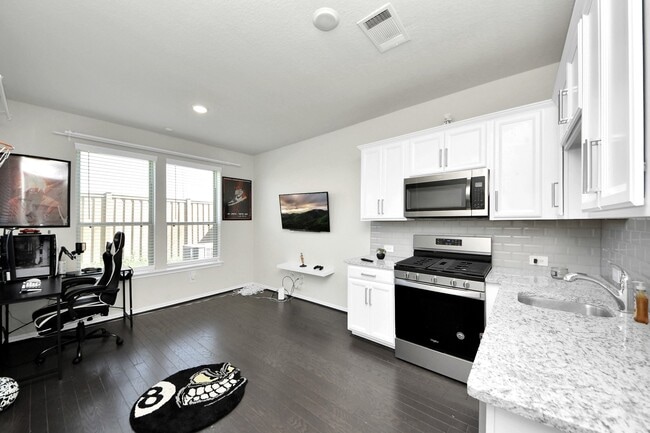 Building Photo - 3402 Avondale Vw Dr