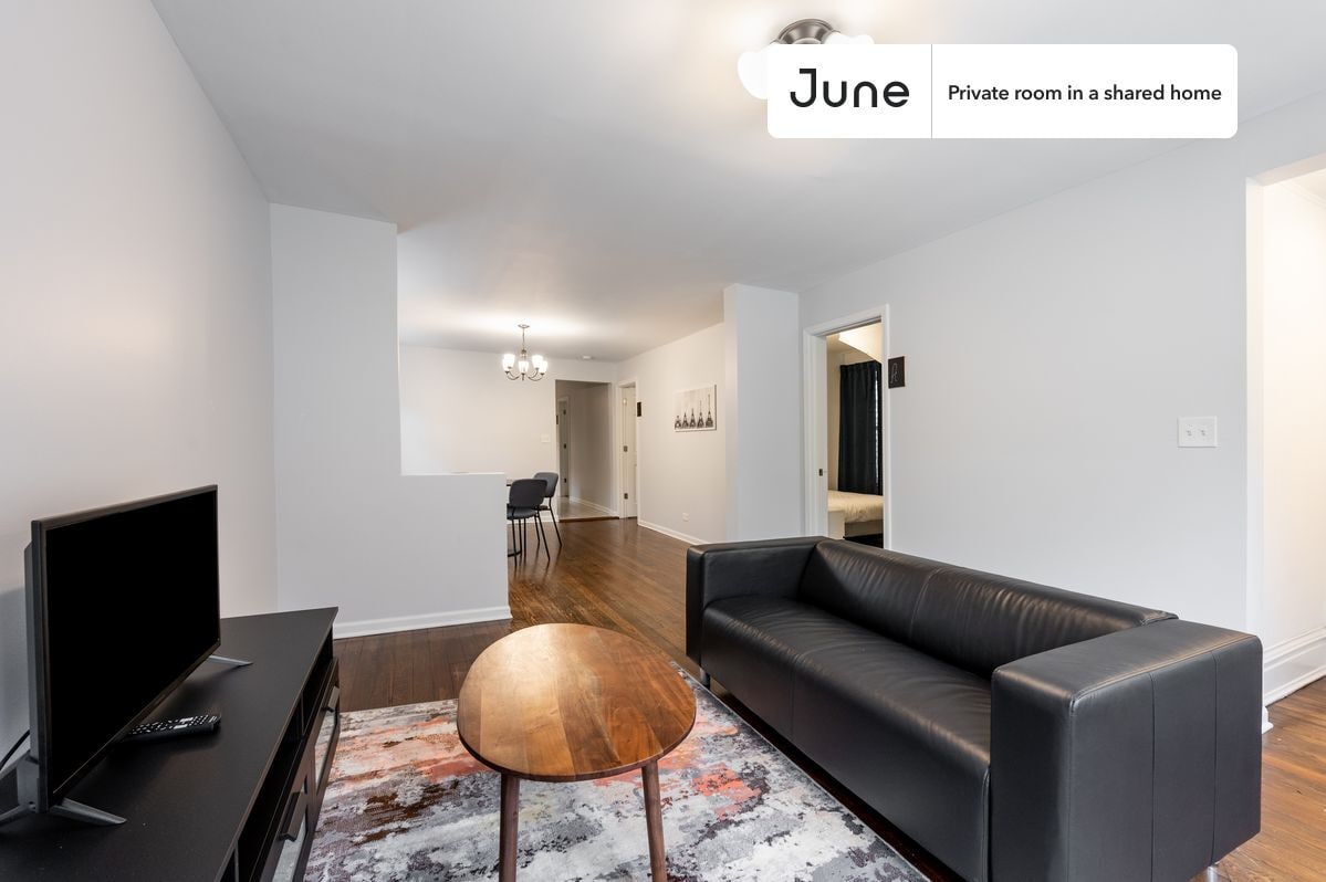 Building Photo - Room in Shared 3 bed/1 bath home