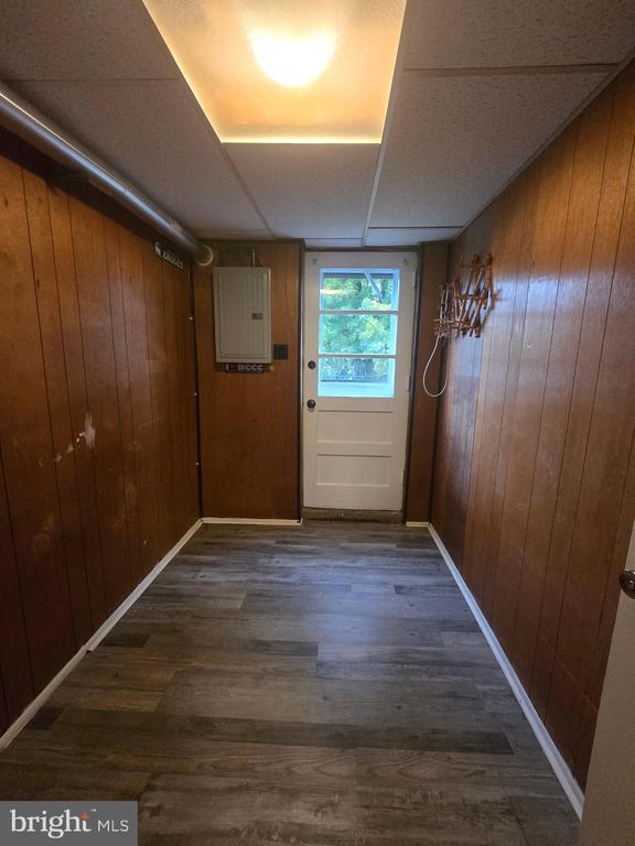 Building Photo - 15057 London Rd