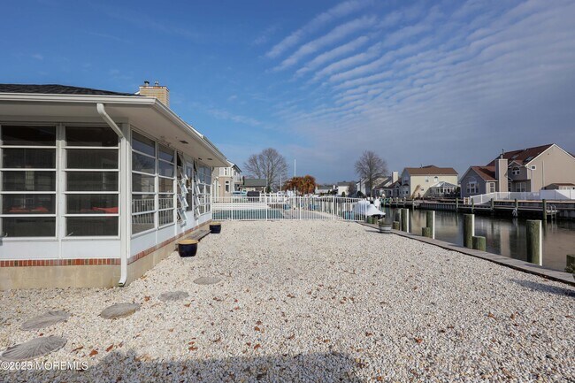 Building Photo - 41 Longpoint Dr