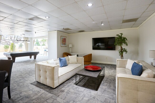 Building Photo - Furnished Buckhead Studio in Prime Peachtree Location