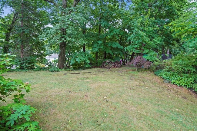 Building Photo - 134 Pelhamdale Ave