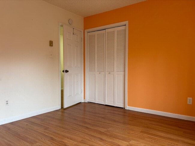 Building Photo - 12 Edelweiss Dr