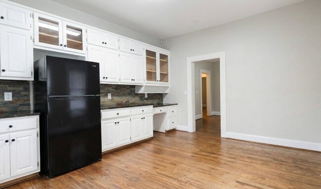 Building Photo - 402 Laurel St