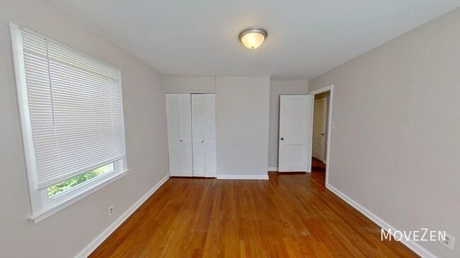 Building Photo - 1109 N King Charles Rd