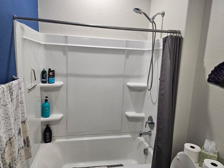 Building Photo - 35444 W San Alvarez Ave