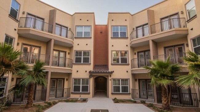Building Photo - 150 W Castellano Dr
