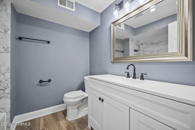 Building Photo - 143 Center Ave