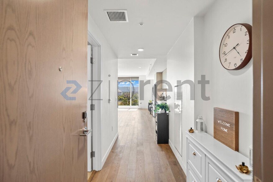 Building Photo - Unit 10710