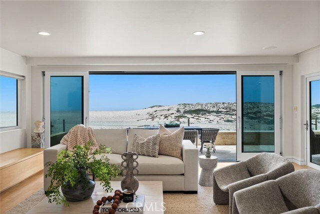 Building Photo - 1554 E Oceanfront