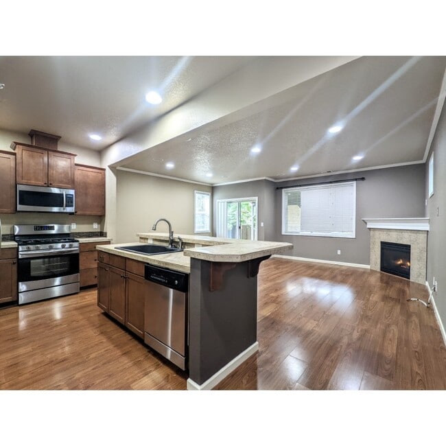 Building Photo - 730 SW 207th Pl