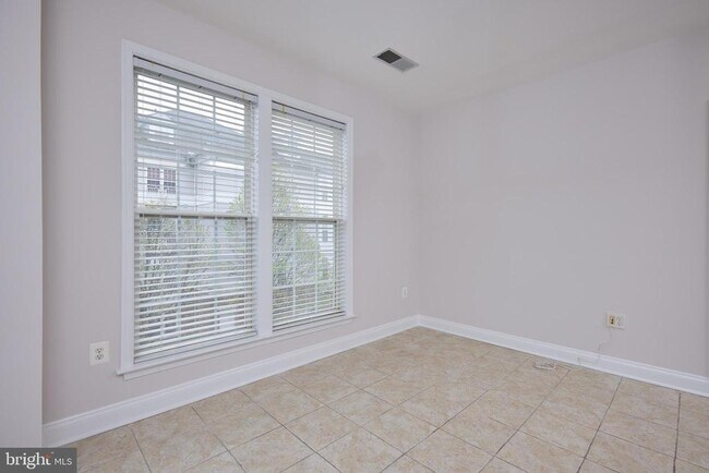 Building Photo - 300 King Farm Blvd