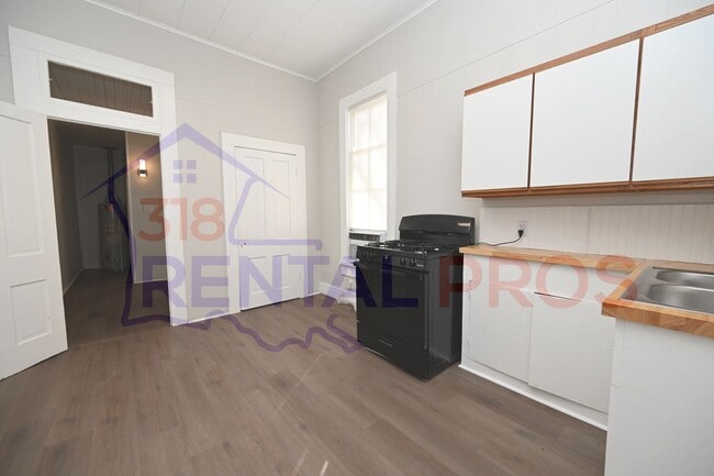 Building Photo - 608/610 S Bonner St