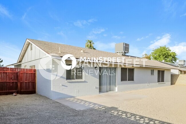 Building Photo - 3522 W Malapai Dr