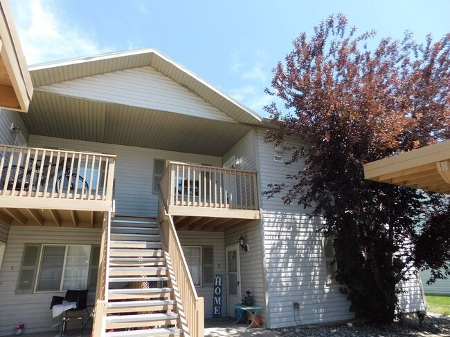 Building Photo - 1107 E Carolina Ave