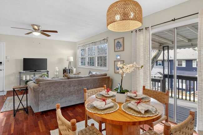 Building Photo - 462 Worthington Rd