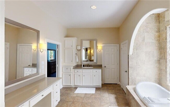 Building Photo - 1807 Sparrows Ridge