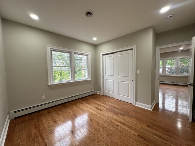Building Photo - 362 Palisades Avenue