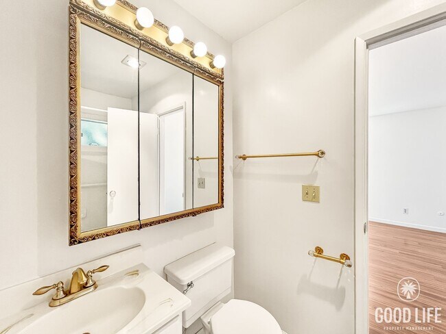 Building Photo - Beautiful 3BD/2BA W/ Private Pool, Garage, and A/C in Ocean Beach!