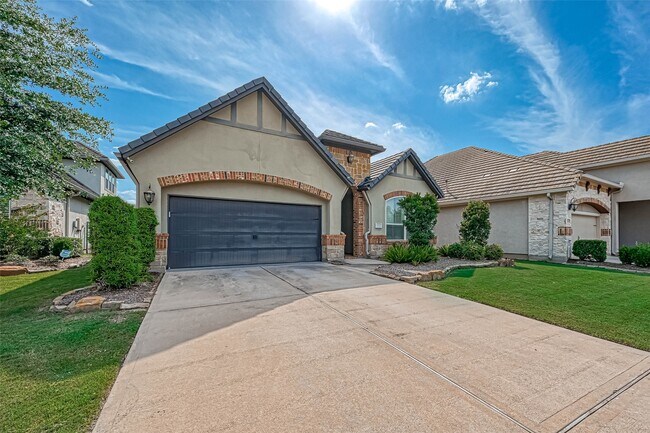 Building Photo - 5014 Fairford Dr