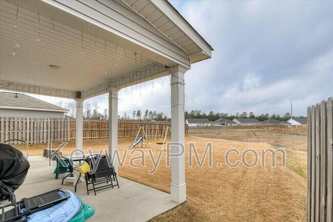 Building Photo - 1044 Mulford Lp