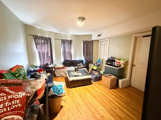 Building Photo - 4043 Washington St