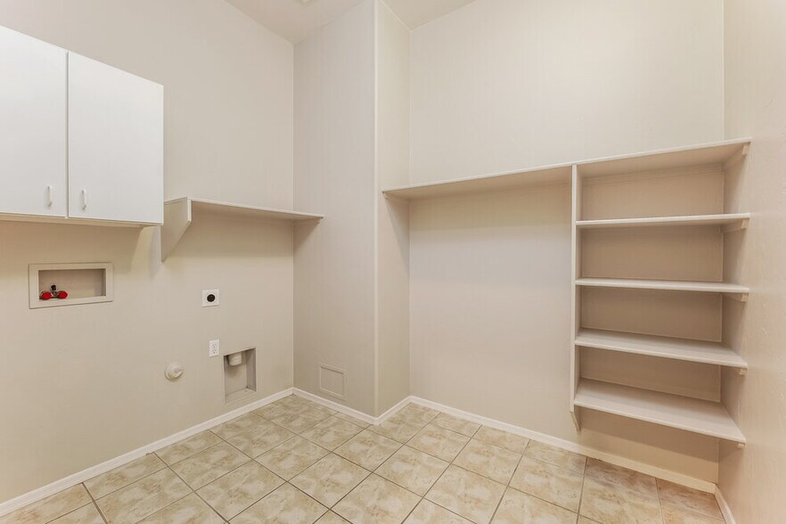 Building Photo - 5560 W Crystal Rain Pl