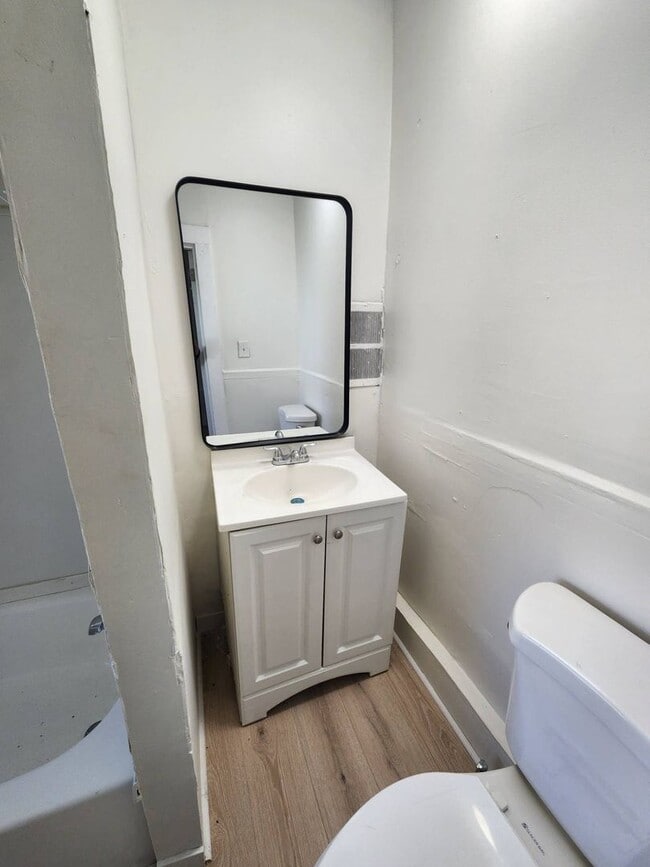 Building Photo - 2186 E 89th St