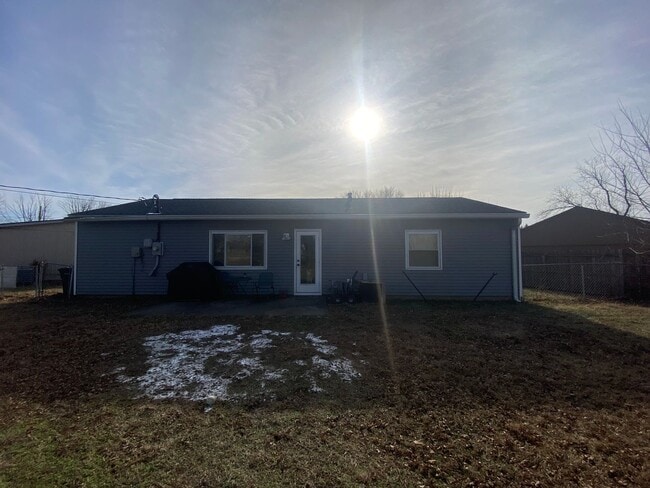 Building Photo - Single-Family Home