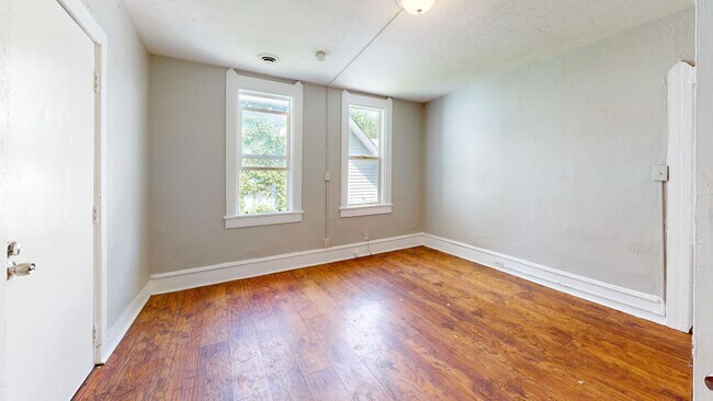 Building Photo - 3347 Seymour Ave