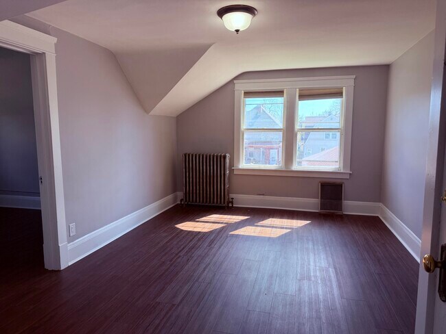 Building Photo - 1527 Hayes Avenue