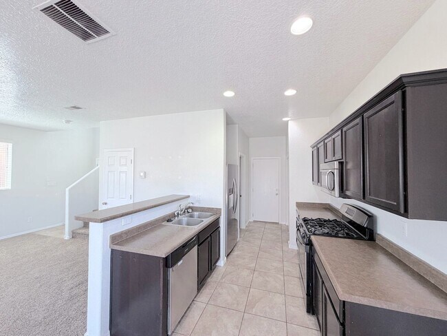 Building Photo - 8323 Groundsel Rd NW