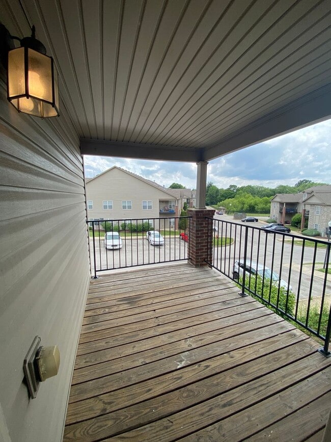 Building Photo - 2 bedroom/ 2 bath Woods of St Andrews condo available for rent in 40214 -  $1,200/month