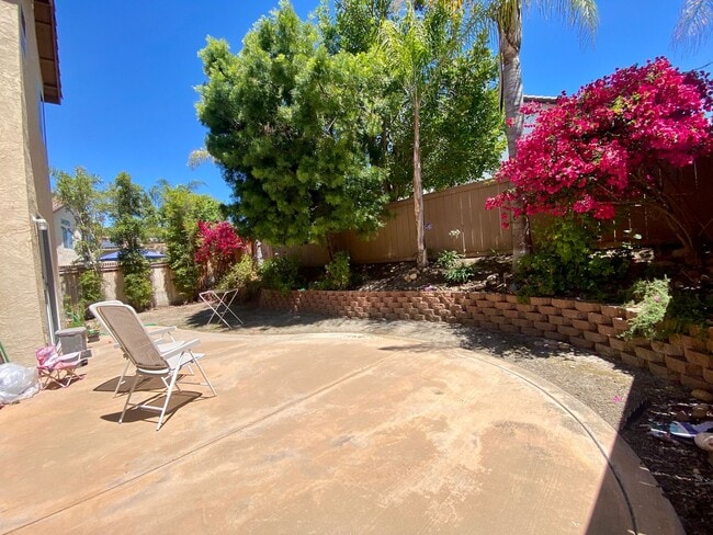 Building Photo - Scripps 3br plus loft garage yard granite kitchen TEXT 858-774-1574