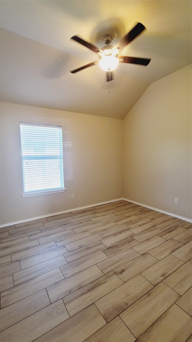 Building Photo - 14747 Briceland Springs Dr