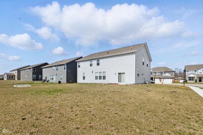 Building Photo - 3999 Kensington Dr